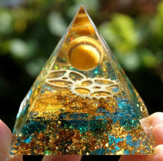 Crystal Pyramid Crushed Stone Drip Resin Home Office Desktop Ornament Crafts-6CM