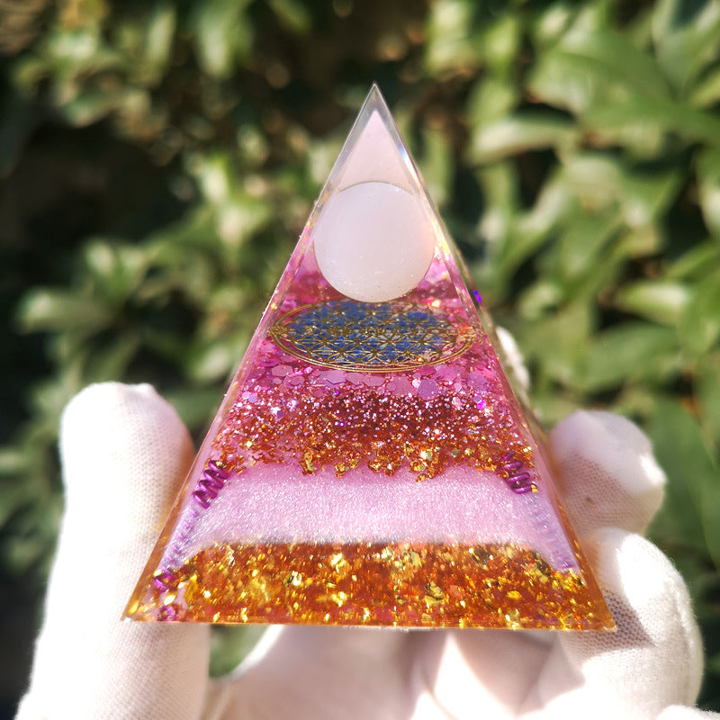Purple Crystal Pyramid(6CM)