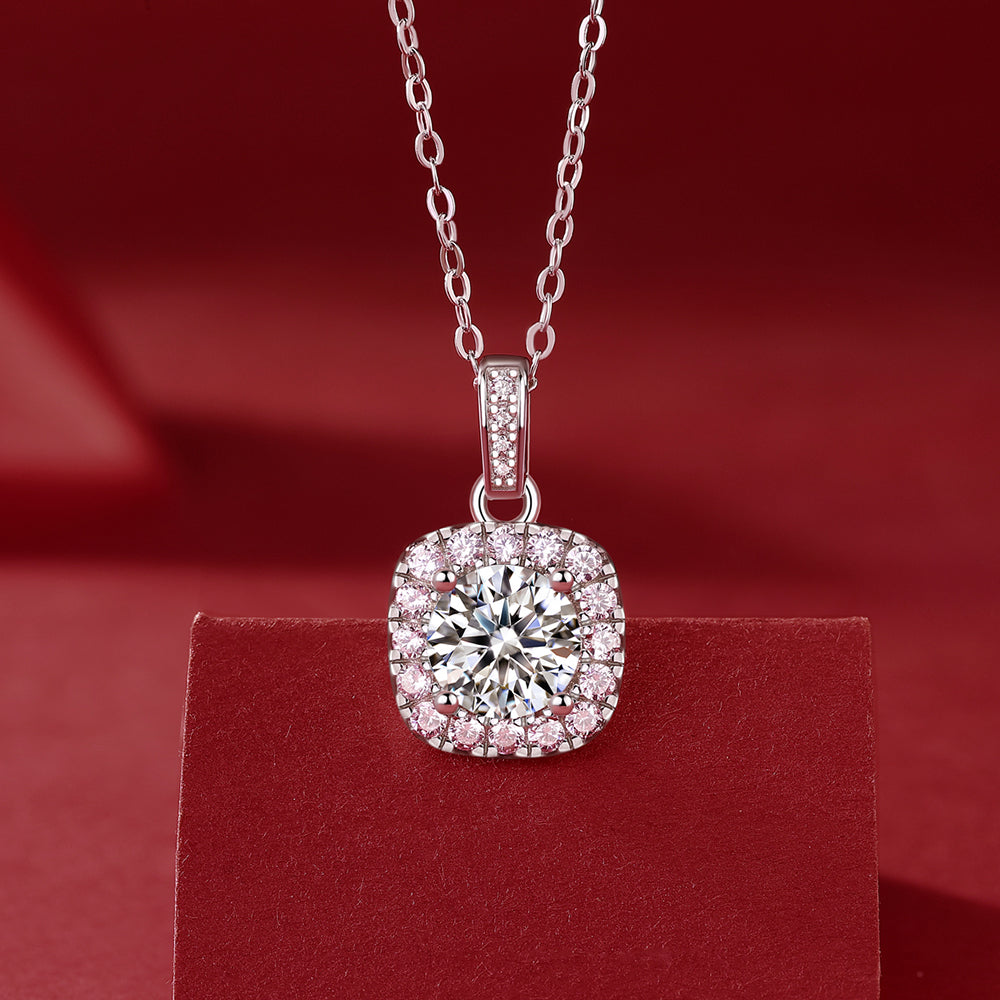 One-carat Moissanite Solitaire Necklace in S925, the definition of luxury