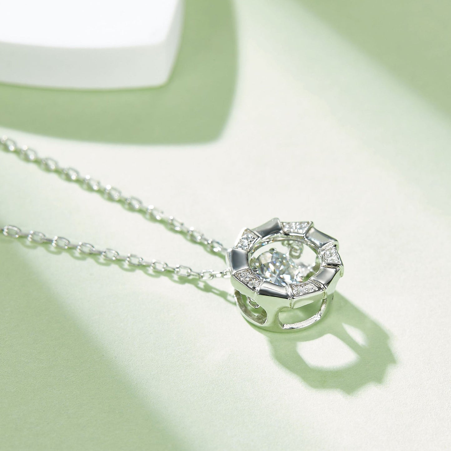 Rotatable Moissanite Necklace: Spinning Beauty