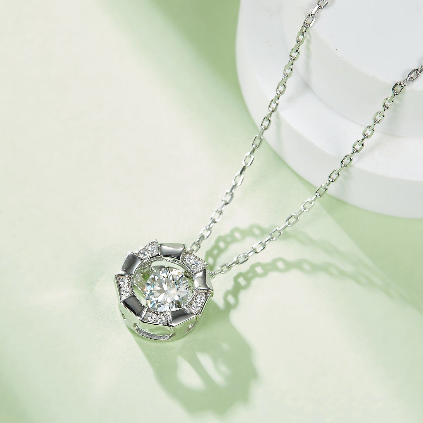 Rotatable Moissanite Necklace: Spinning Beauty