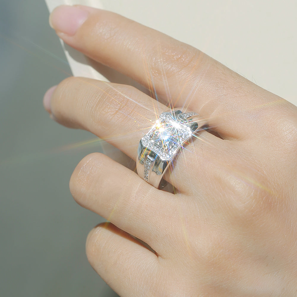 The Perfect 1ct 6.5MMMoissanite Ring for Every Occasion in Stunning Silver Sparkle