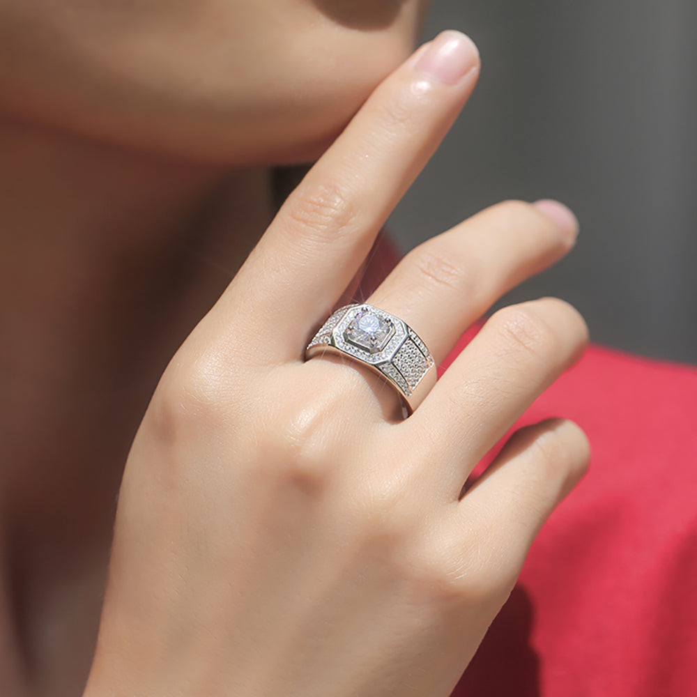 Sterling silver Moissanite ring with a sophisticated shine