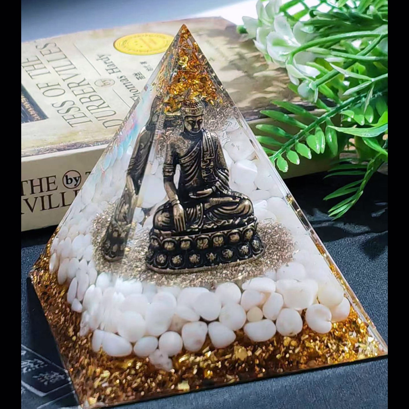 Crystal Pyramid(8CM)