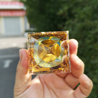 Crystal Pyramid(5CM/6CM)-Tiger Ball