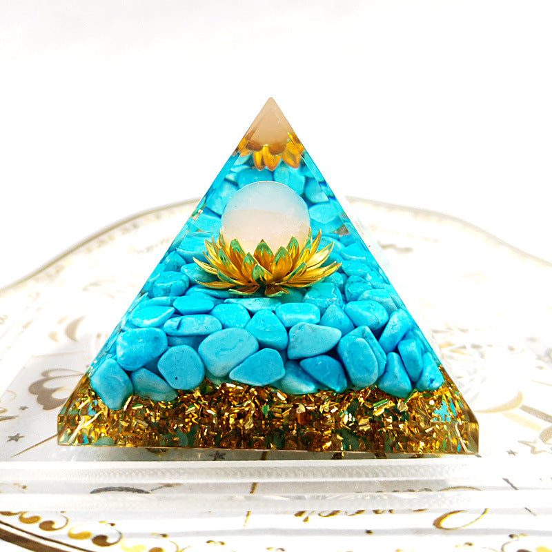 Crystal Pyramid(6.5CM)