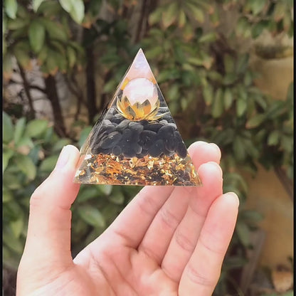 Crystal Pyramid(5CM/6CM)-Lotus