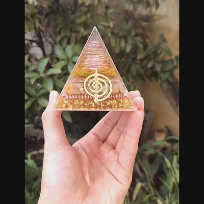 Crystal Pyramid(8CM)