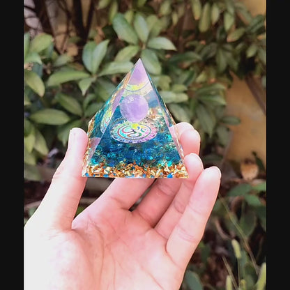 3D Glaze Crystal Pyramid(5CM/6CM)