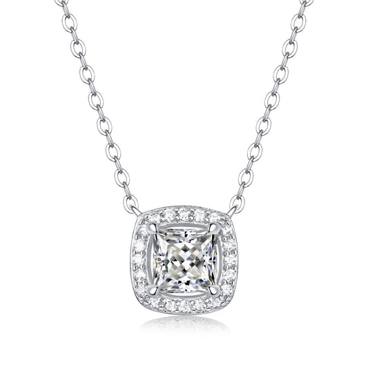 Elegant and timeless jewelry: 1ct Round Cut Moissanite Necklace with S925 Silver Chain