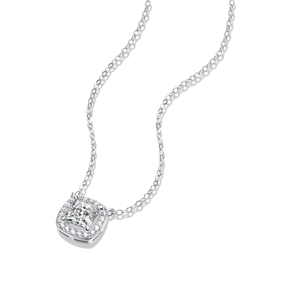 Elegant and timeless jewelry: 1ct Round Cut Moissanite Necklace with S925 Silver Chain