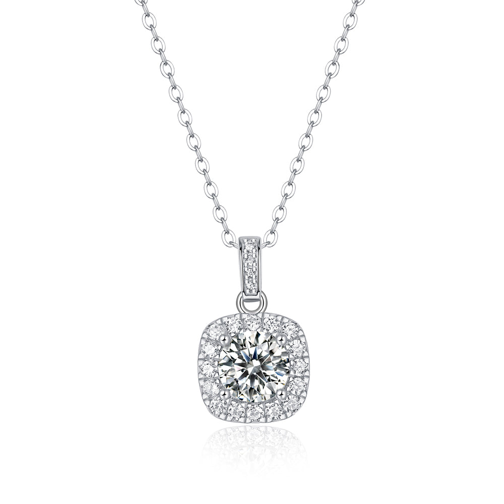 One-carat Moissanite Solitaire Necklace in S925, the definition of luxury