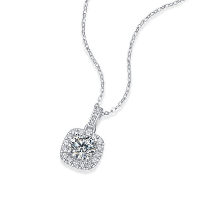 One-carat Moissanite Solitaire Necklace in S925, the definition of luxury