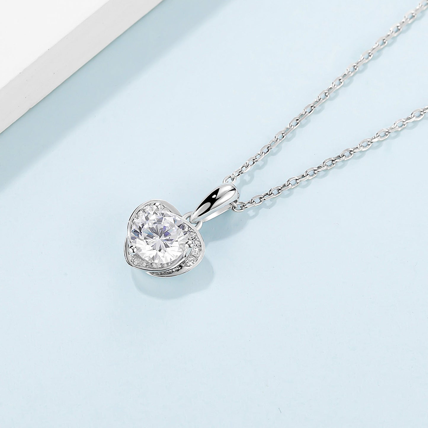 Classic Simplicity: 1ct/2ct Moissanite Beauty on S925 Silver Chain