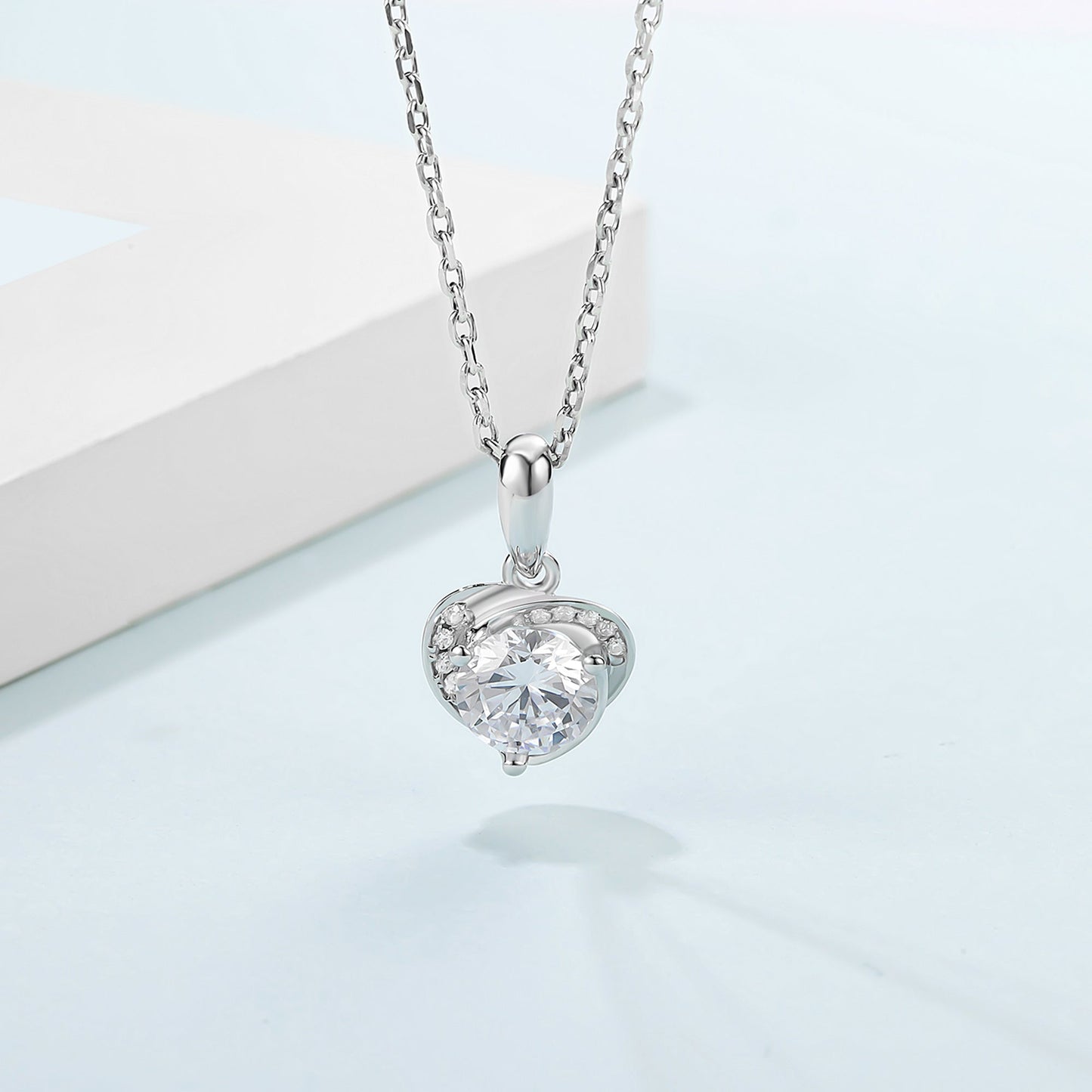 Classic Simplicity: 1ct/2ct Moissanite Beauty on S925 Silver Chain