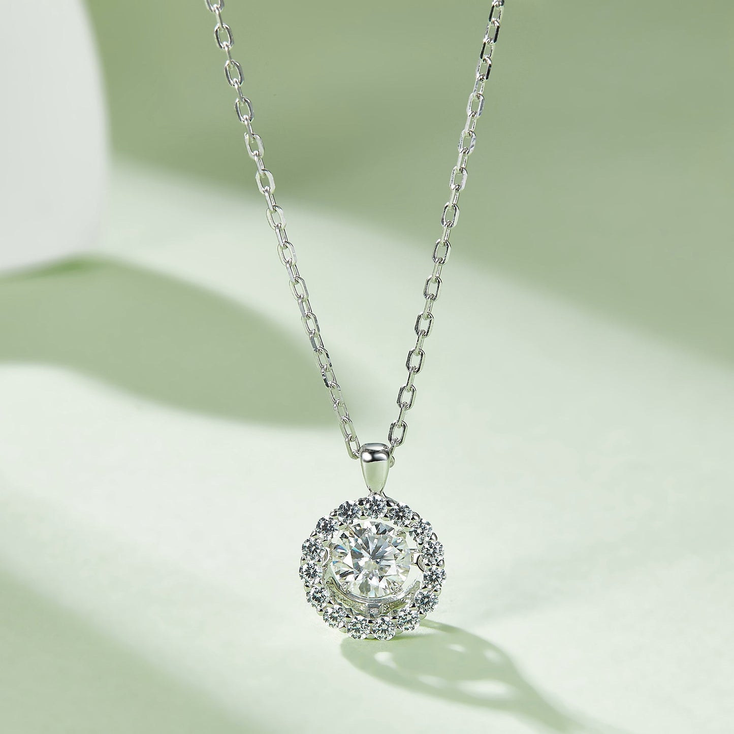 The Moving Moissanite Necklace: The Spinning Gem