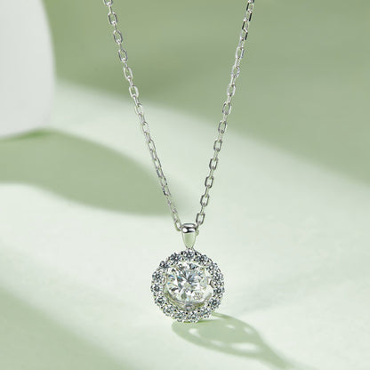 The Moving Moissanite Necklace: The Spinning Gem