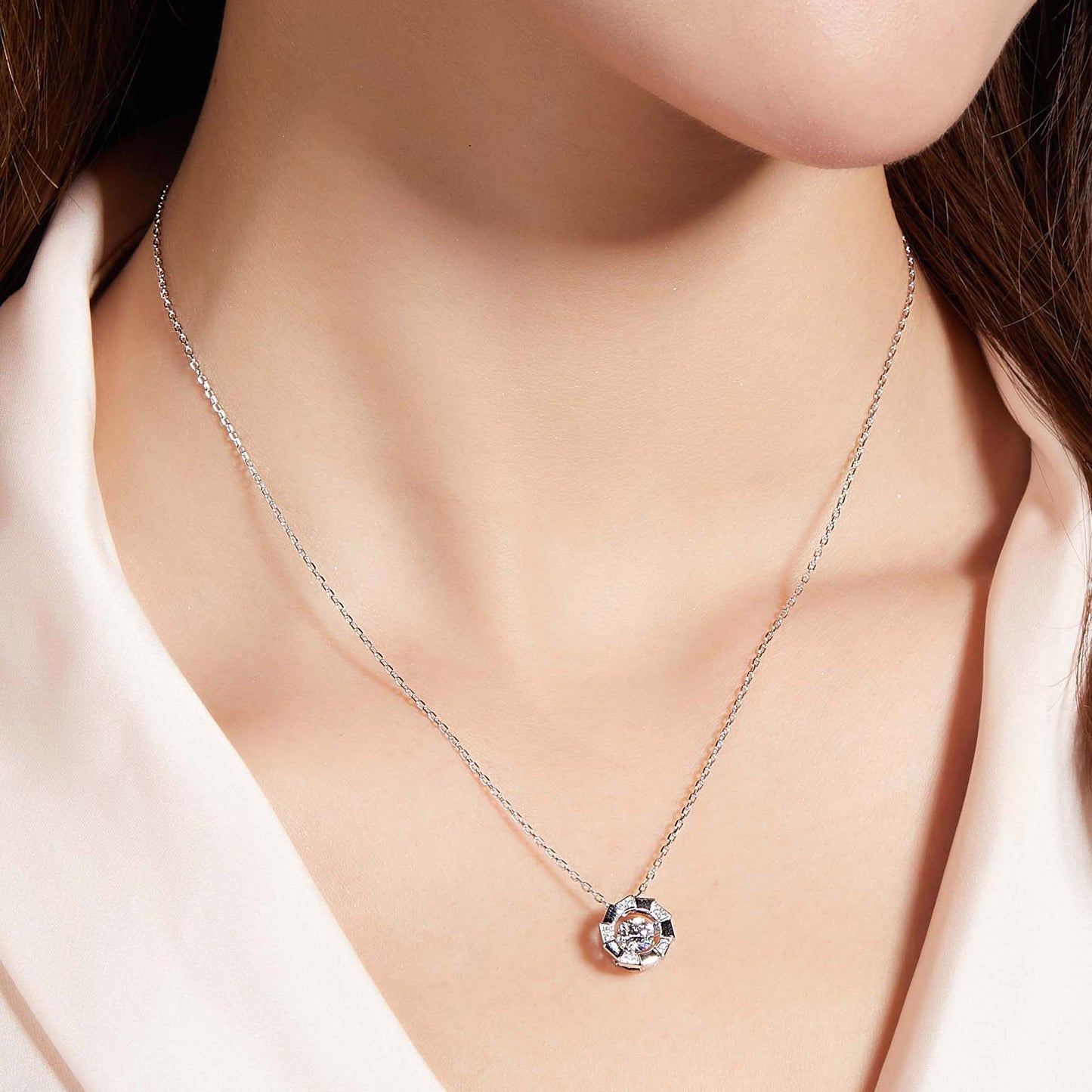 Rotatable Moissanite Necklace: Spinning Beauty