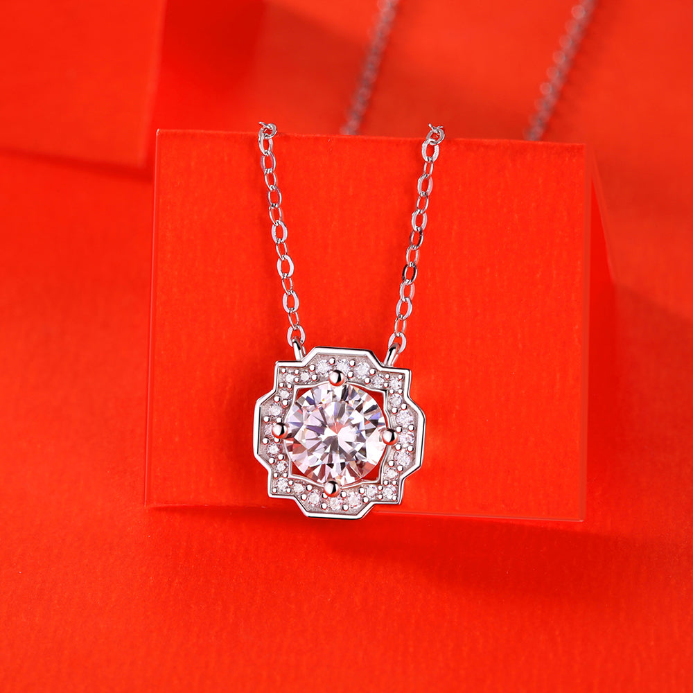 Necklace with 6.5mm Moissanite Solitaire in S925 Sterling Silver Delight