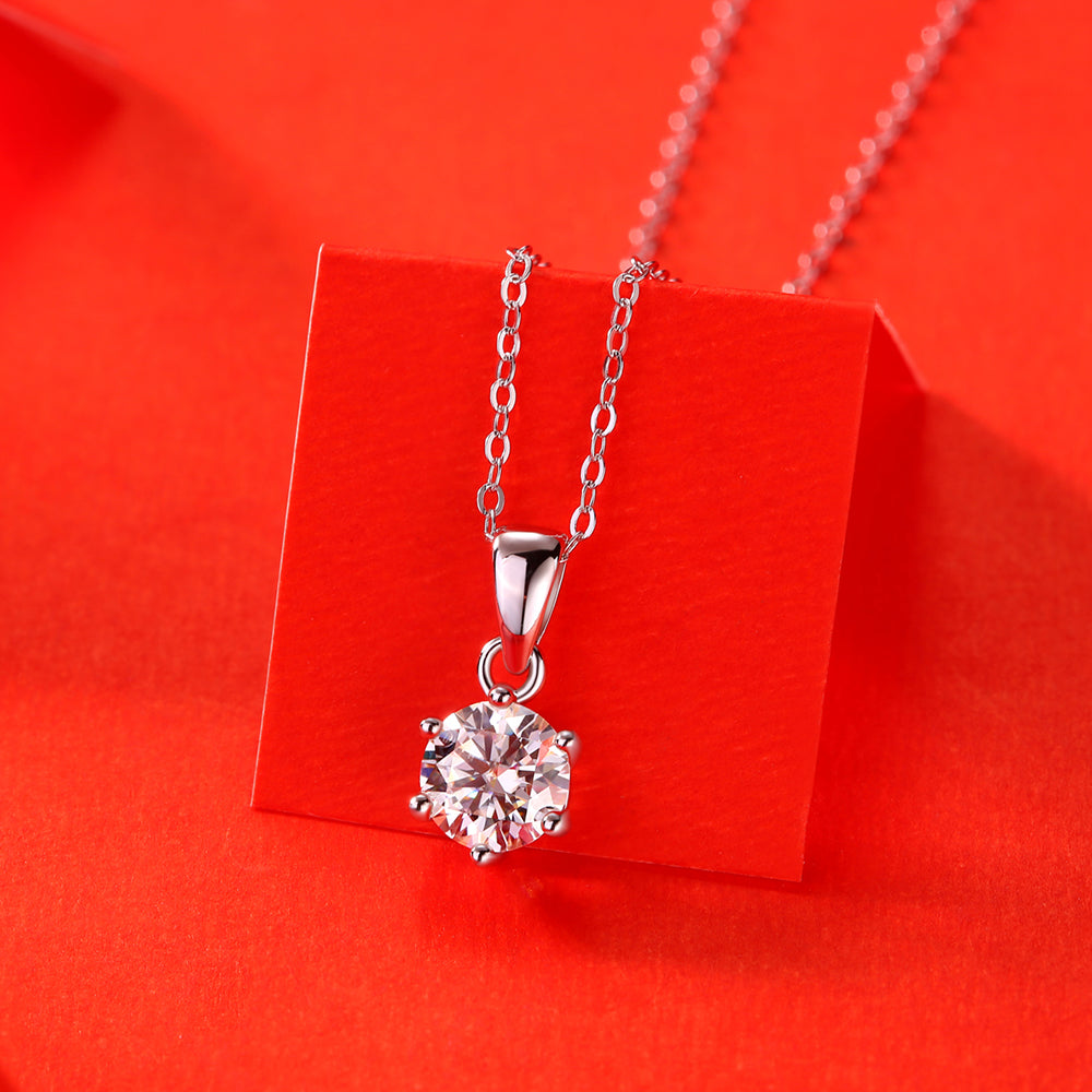 Round Cut Moissanite Necklace in S925 Silver is a stylish sparkler