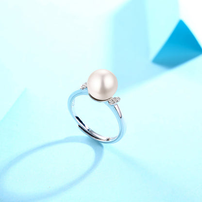 Elegant Pearl Ring in S925 Silver: Your Classic Accessory