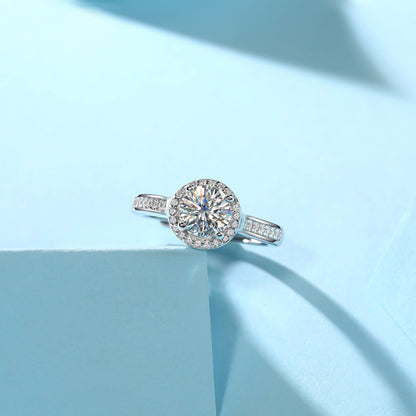 Women's Silver 1ct 6.5MM Moissanite Elegance: A Shiny Statement