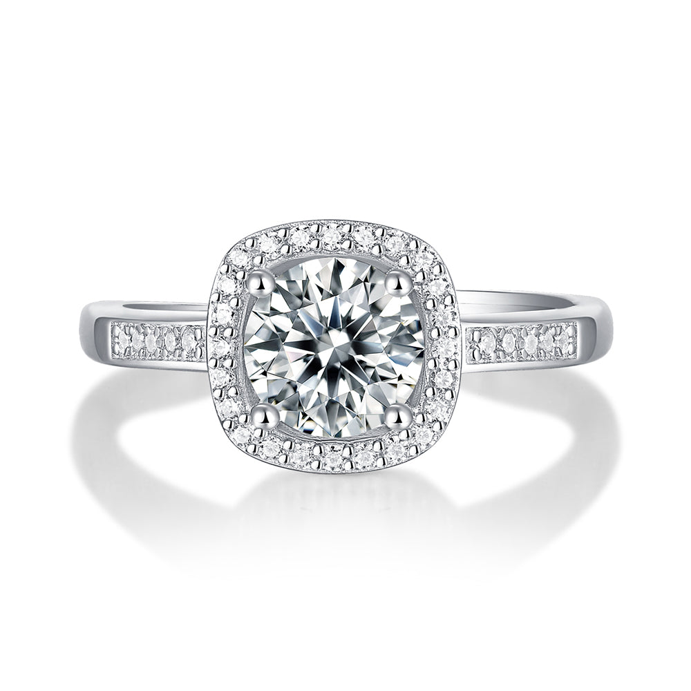 Women's Sparkling 1 Carat Moissanite Solitaire Ring in Silver